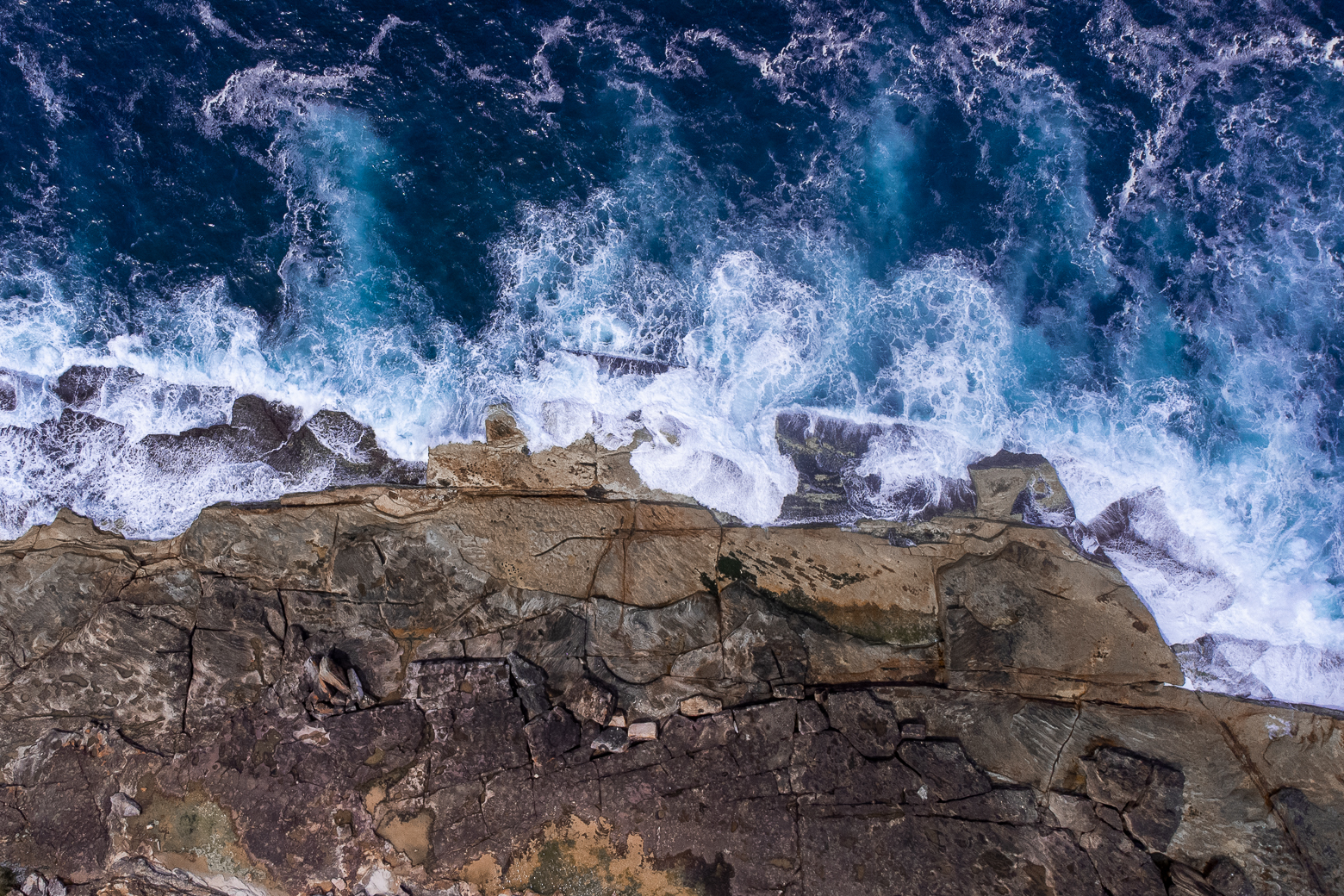 Deep Blue Freshwater Beach Reef